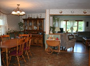 293 N Loomis St, Southwick, MA 01077