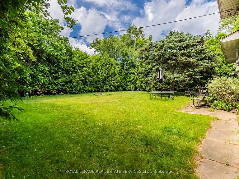 227 Lakeshore Rd W #2 — Photo 3