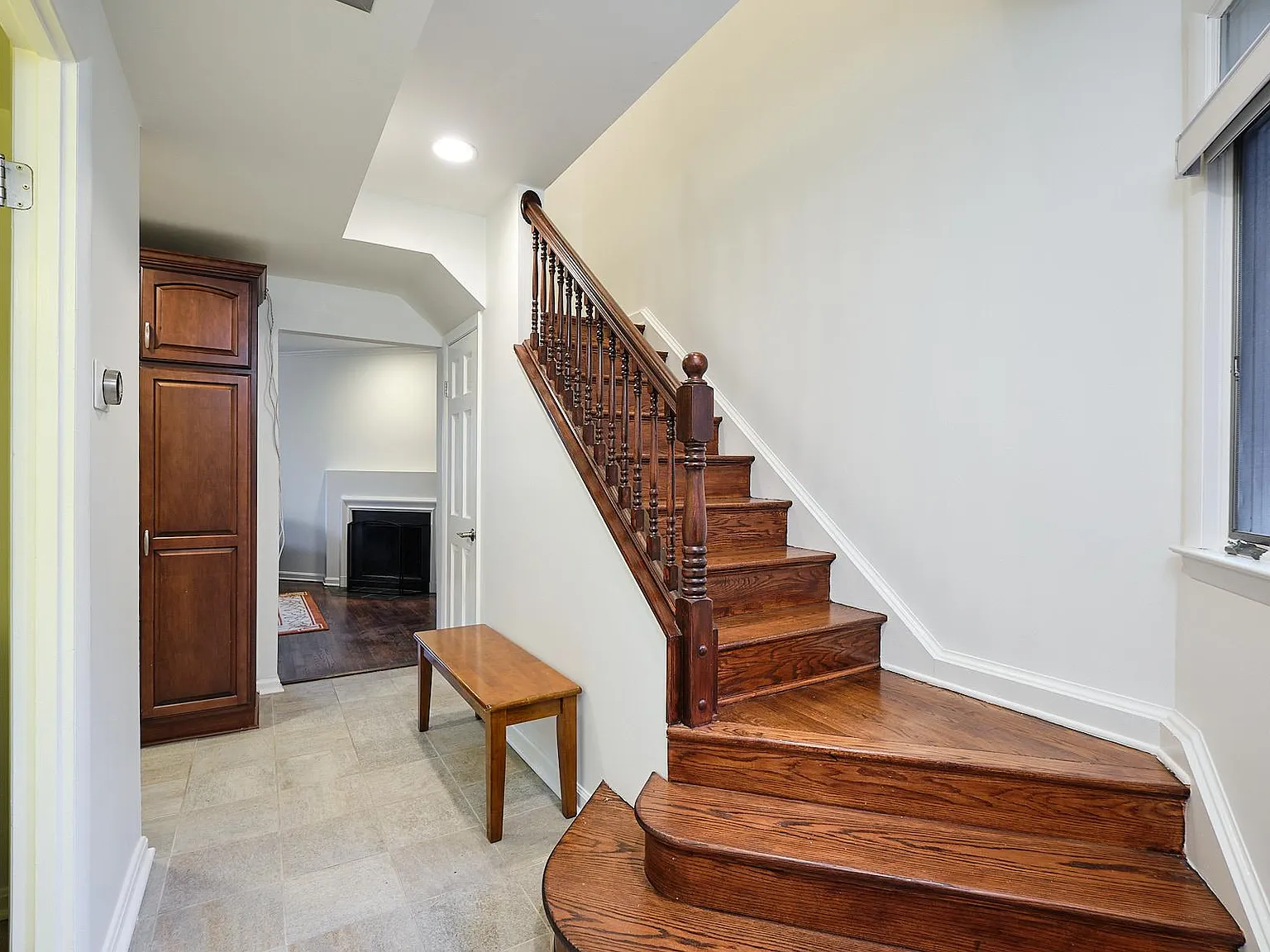 2 bed, 2.5 bath, 1174 sqft, $3,900 — Photo 3