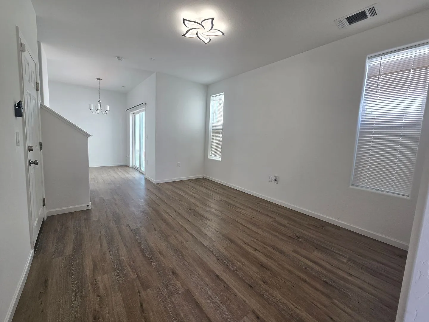 3 BR 2.5 BA Available Now — Photo 2