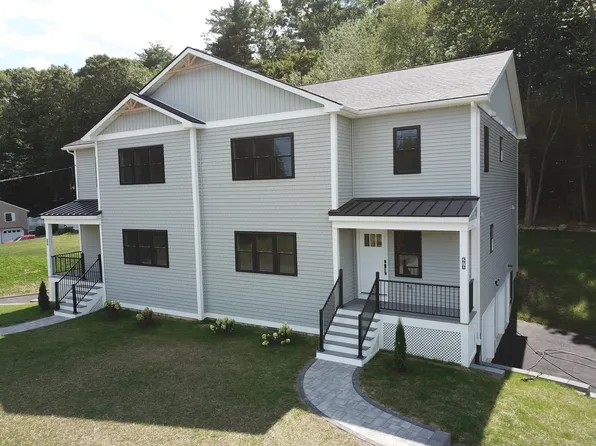 27 Rollins St #B, Groveland, MA 01834