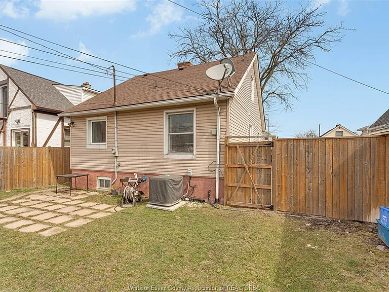 1771 Windermere Rd — Photo 9