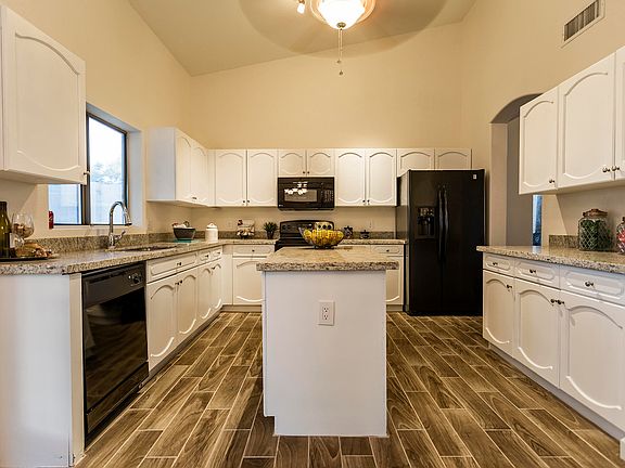 4th image of 7904 W Rose Ln