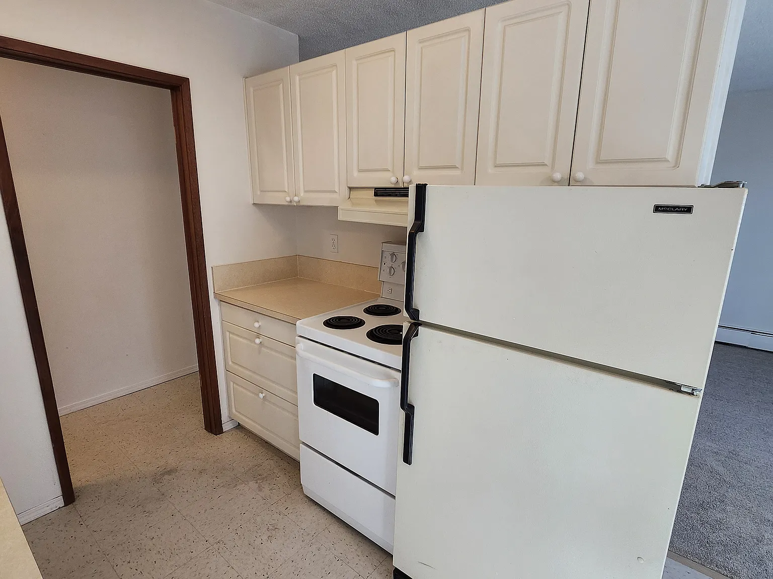 7617 4a Street SW — Photo 3