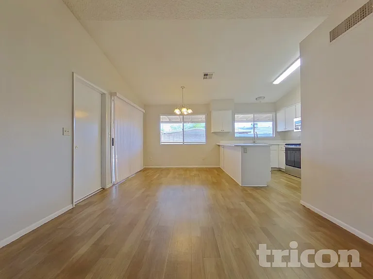 7044 W Taylor St — Photo 4
