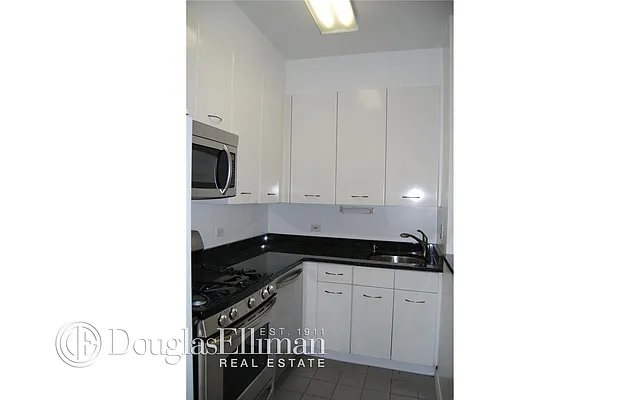 Rented by Douglas Elliman | media 10