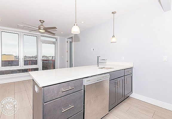 2nd image of 975 Liberty Ave #3G