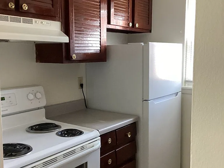 Euclid Terrace Apartments — Photo 7