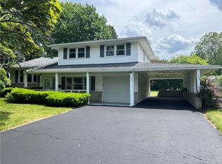 554 Meadowbriar Rd, Rochester, NY 14616