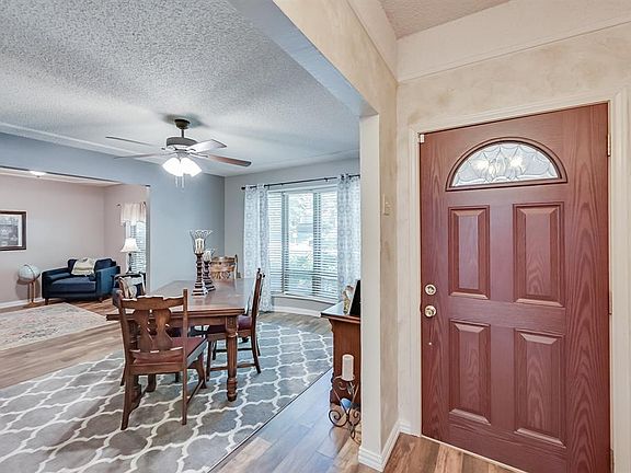 3rd image of 3611 Lake Tahoe Dr