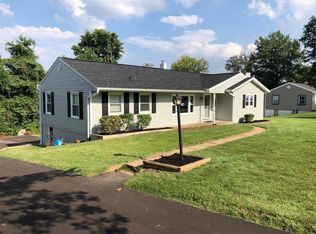 110 Robin Hill Ln, Ballwin, MO 63021