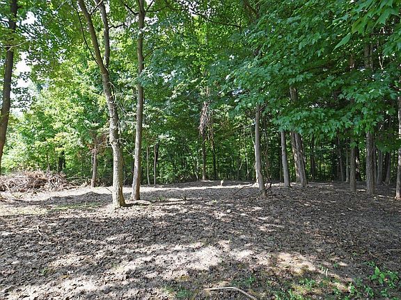 2nd image of 32 Lakewood Pointe