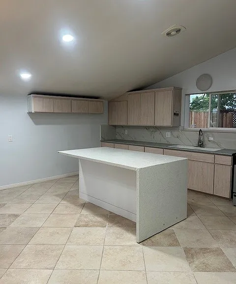 1083 Gilwood Ave — Photo 5