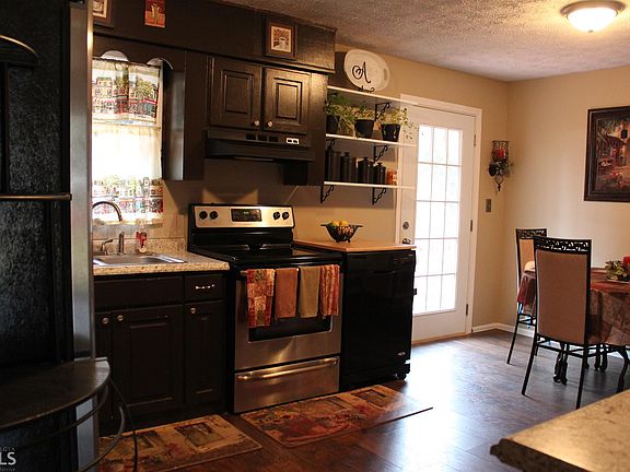 4th image of 71 Cypress Dr
