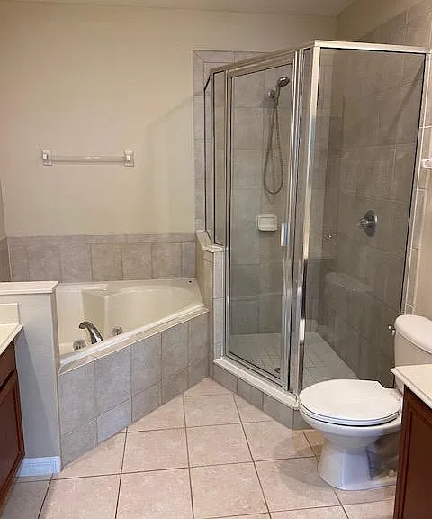 Master bedroom Bathroom