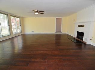 7821 Newburgh Rd, Evansville, IN 47715