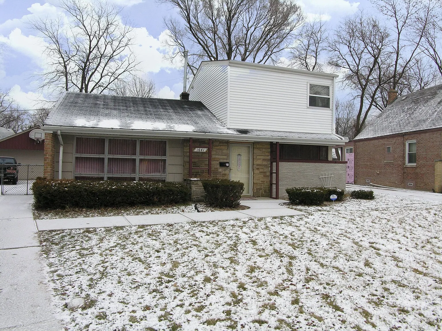 1641 Shirley Dr photo 1