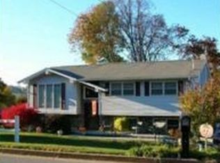 2906 Ballard Rd, Johnson City, TN 37604