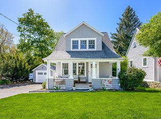 13 Raymond Hts, Darien, CT 06820