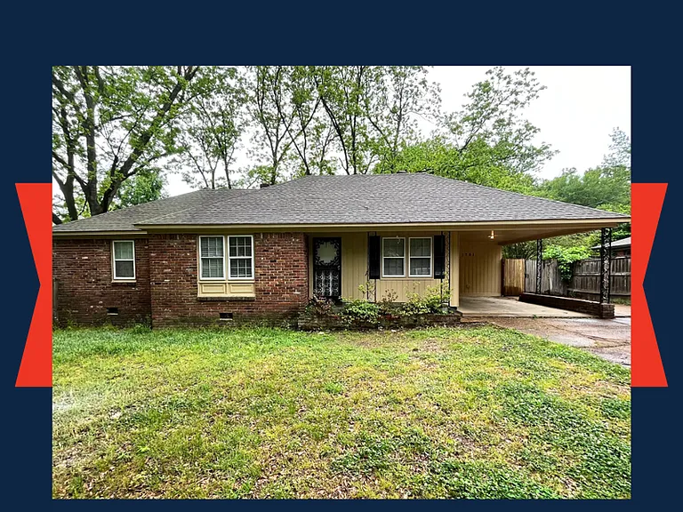 3761 University St — Photo 1