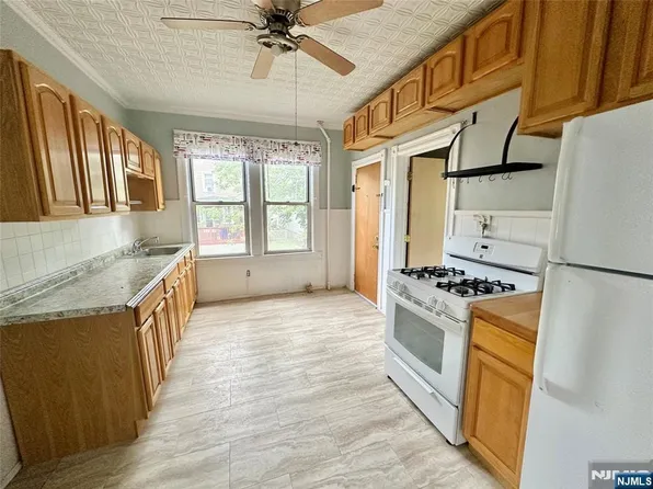 4 Swaine Pl, West Orange, NJ