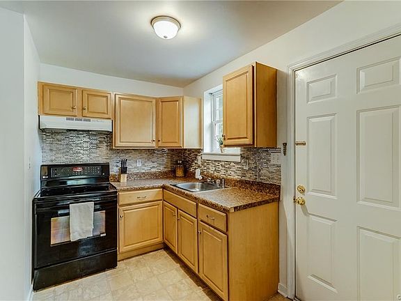 4th image of 4000 McKay Ave