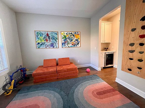 4th image of 4570 Lombardy Way