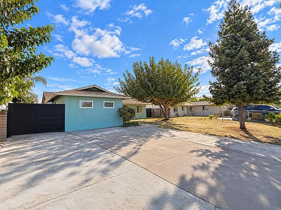 2nd image of 15985 Edmiston Avenue