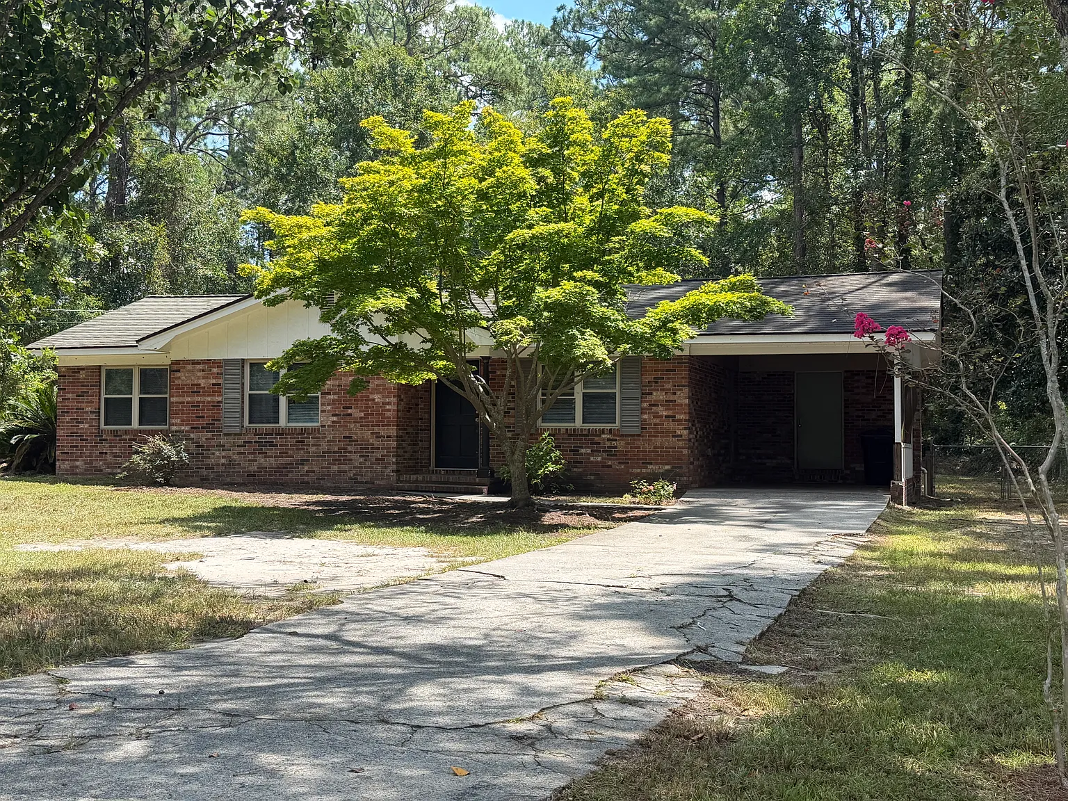 3 bed, 1095 sqft, $1,600 — Photo 1