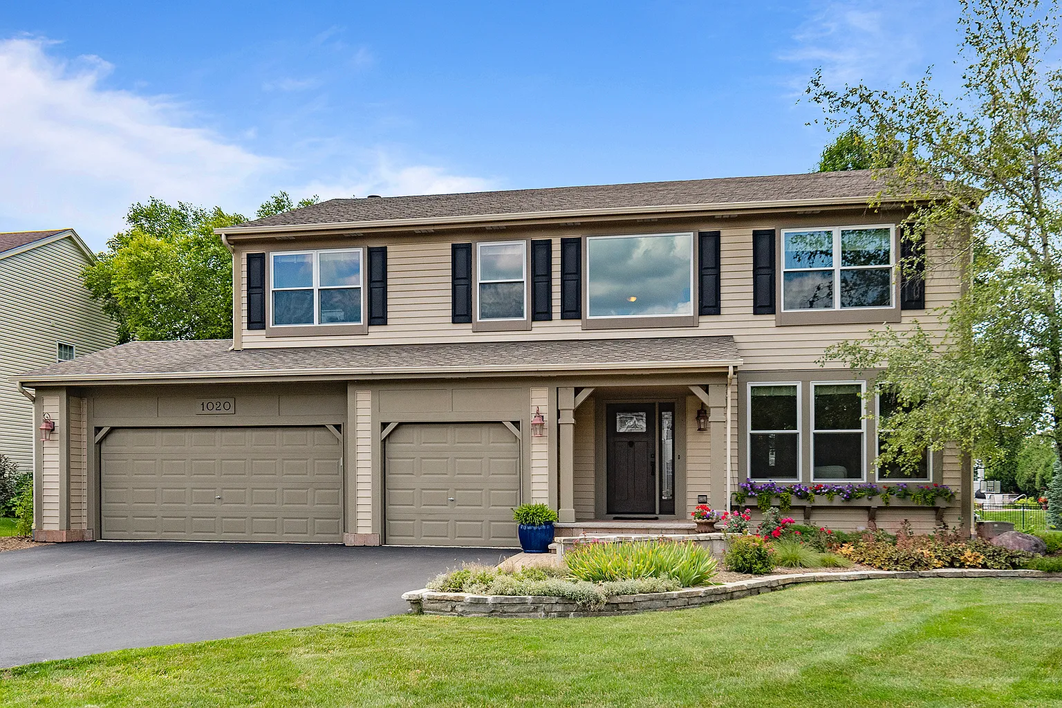 1020 Kasting Ln photo 1