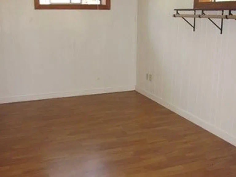 530 W C St — Photo 2
