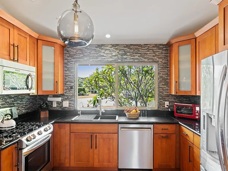51 W Waipio Rd — Photo 20