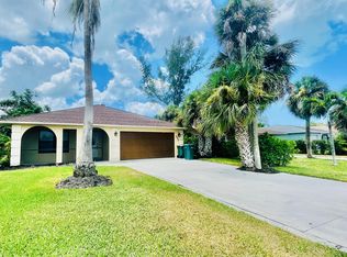 552 97th Ave N, Naples, FL 34108