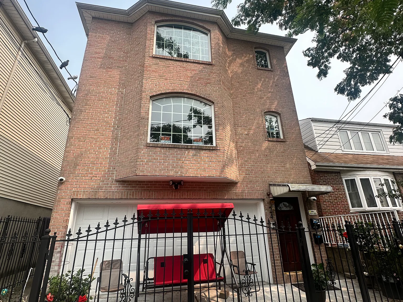 3 bed, $3,000 — Photo 1