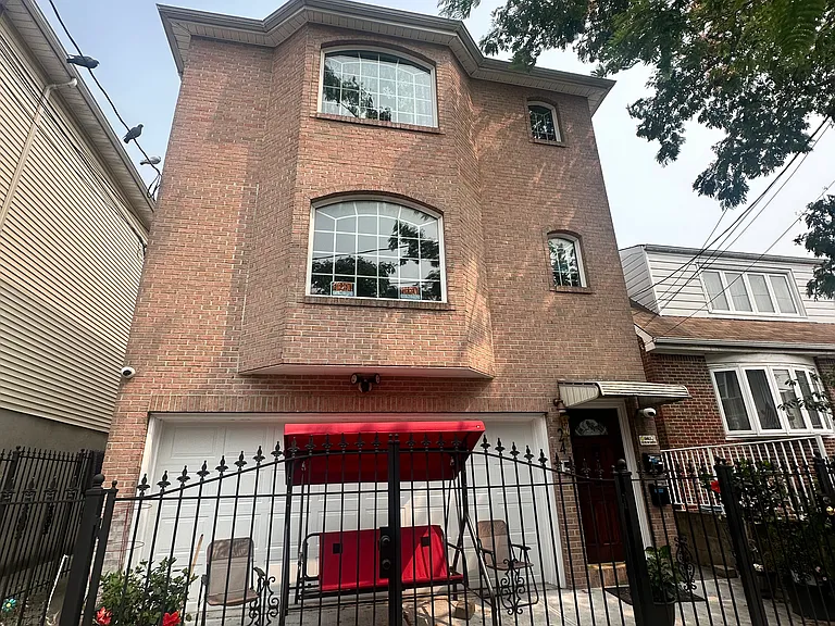 24 Wales Ave — Photo 1
