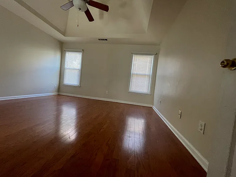 205 Morton Creek Cir — Photo 8