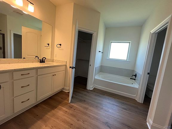 4th image of 1418 Tina St