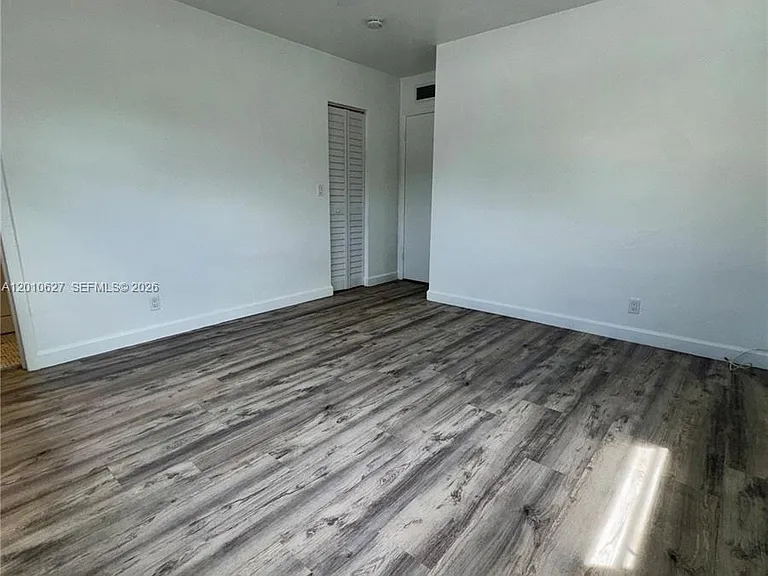 Pierce St — Photo 12