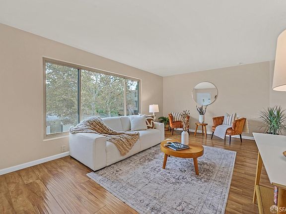 2nd image of 460 Auburn Way APT 2
