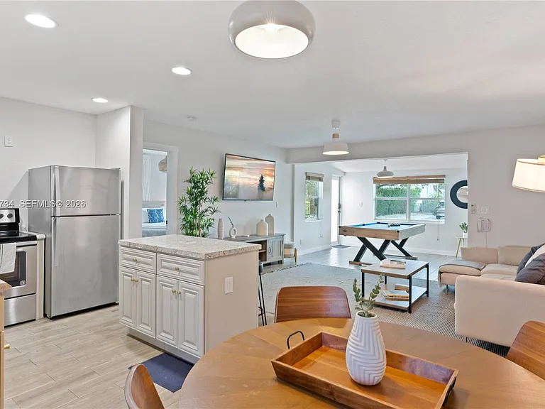 300 SW 23rd St #2 — Photo 11