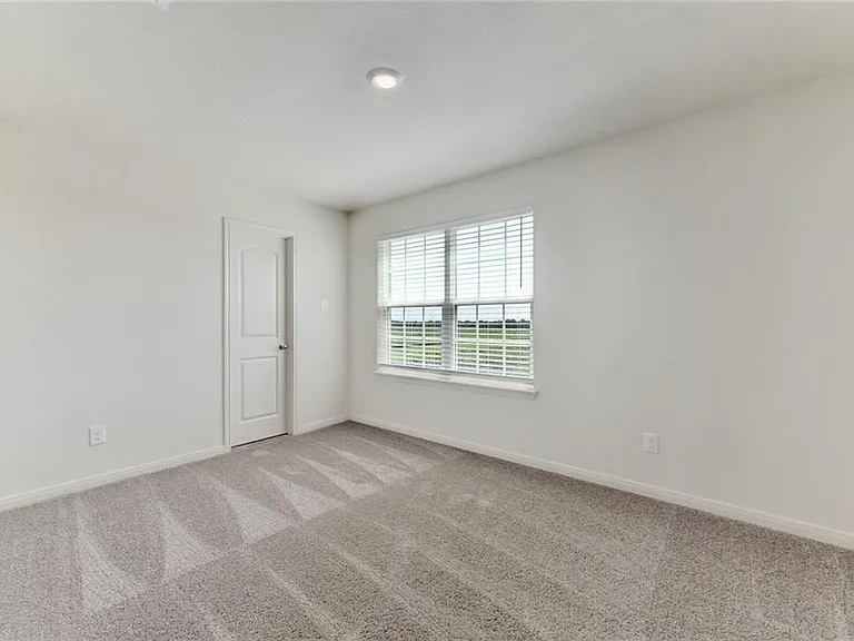 1001 Riverdale Cv — Photo 12