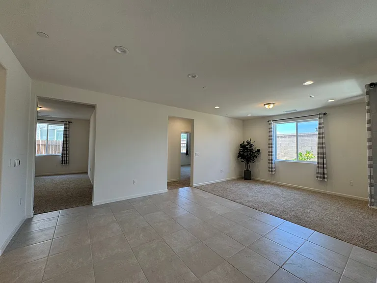 1267 Las Rosas Ave — Photo 9