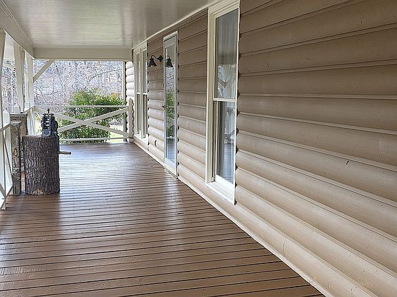 3rd image of 403 N Stringer Rd