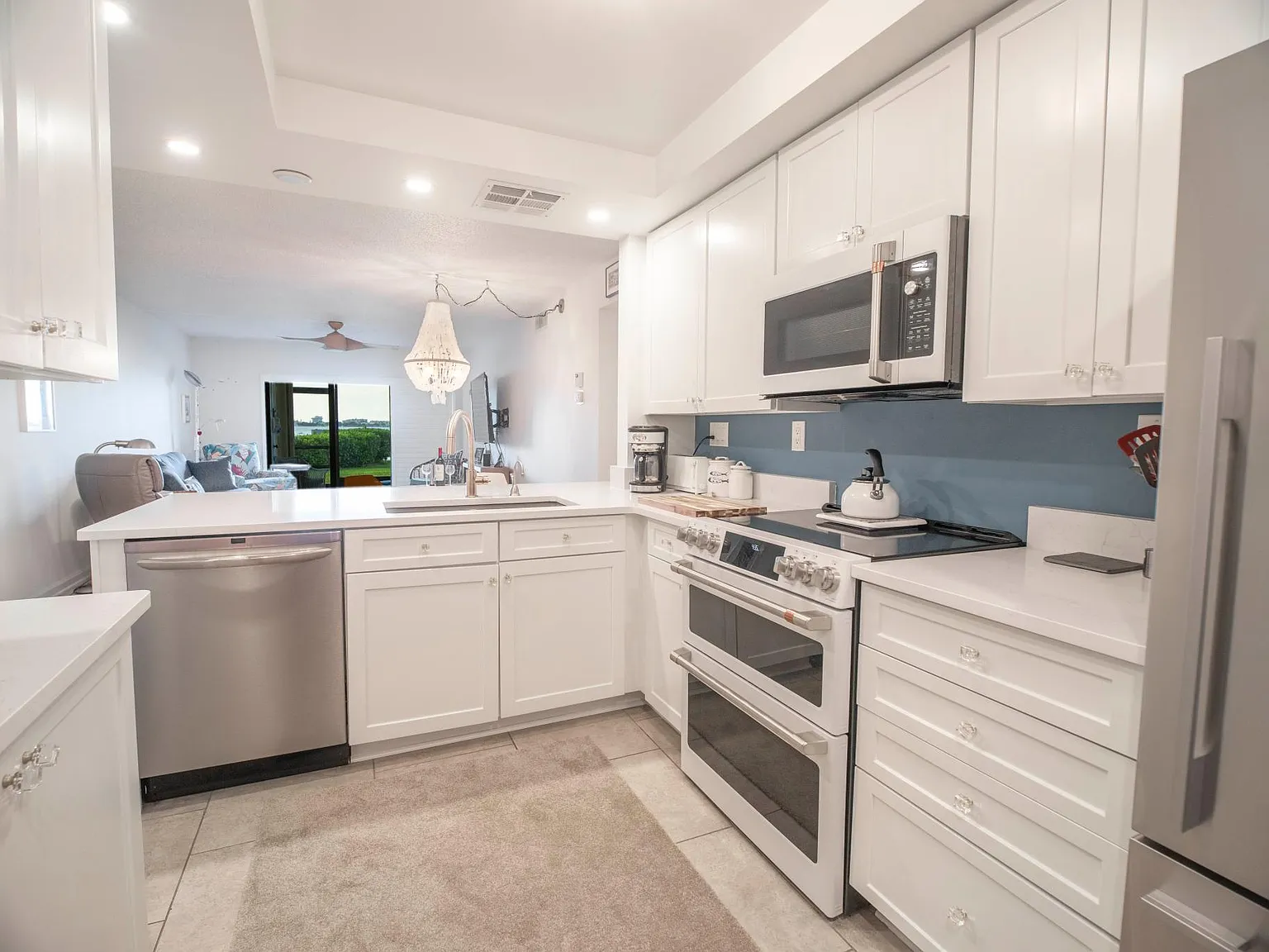 6051 Sun Blvd — Photo 3