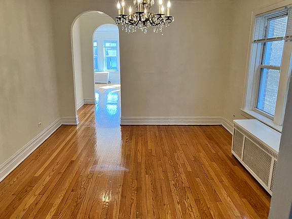 4th image of 6518 N Sacramento Ave APT 1