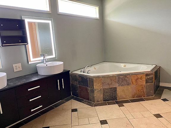 Garden Tub