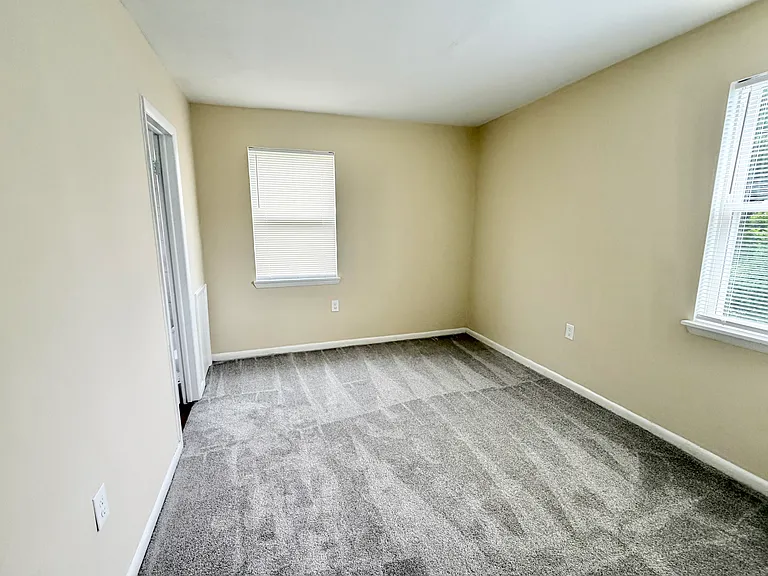 4912 Nash St NE #6 — Photo 11