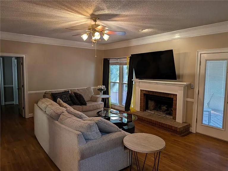4401 Riverlake Way — Photo 11