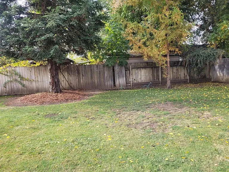 17205 Oak Rd — Photo 12