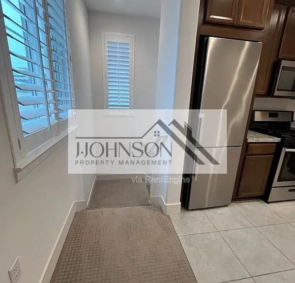 262 E Natasha Ave — Photo 8